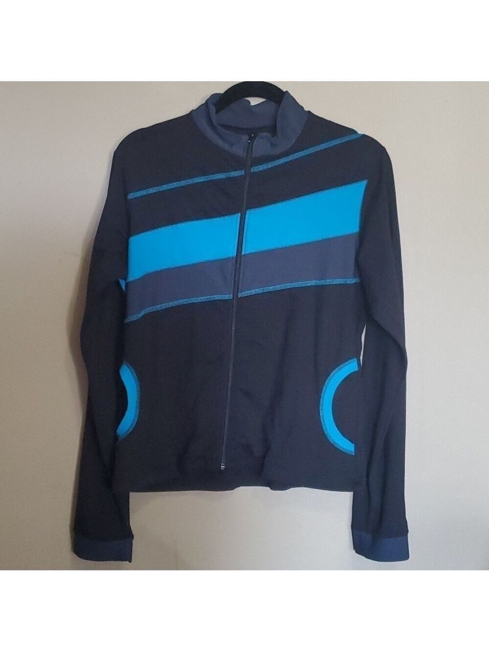 Workout jacket size large $5 if buying 2 or more items